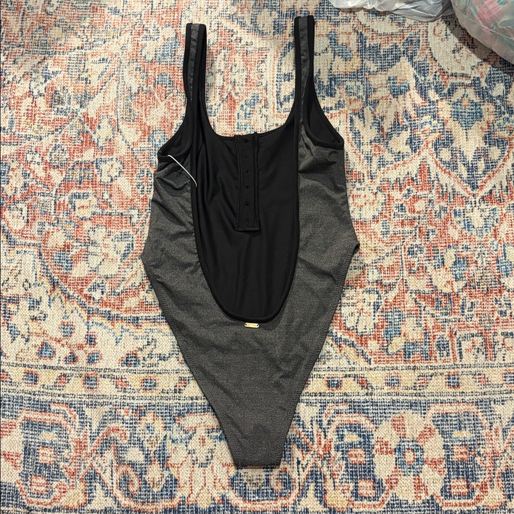Beach Bunny Presley One Piece Swimsuit in Gray SZ L NWT - Picture 3 of 4